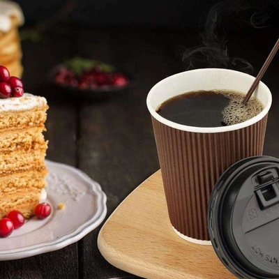 Thiết kế đơn giản 22oz Cốc giấy Lớp hai màu nâu Cốc giấy lăn