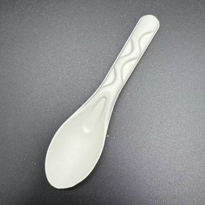 Couverts en pâte de papier légers et polyvalents pour pique-niques et activités en plein air